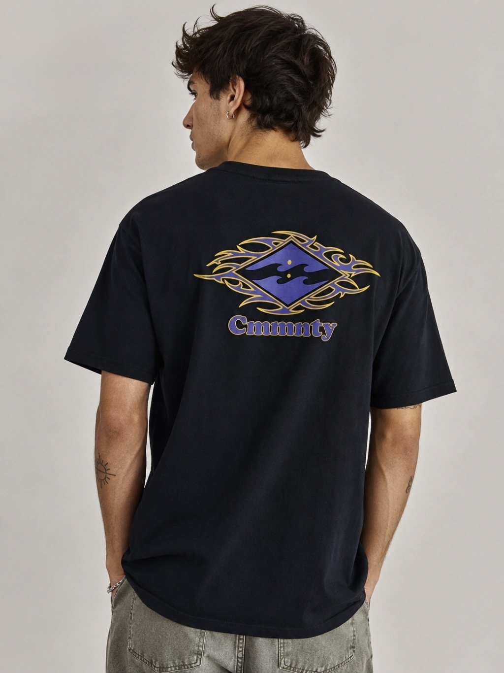 Remera Cmmnty "Tribal Black"