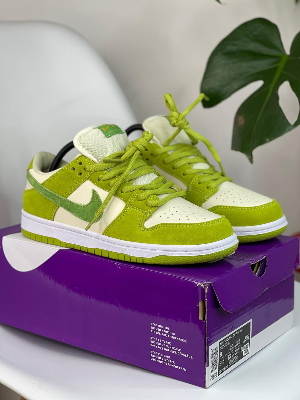 Nike SB Dunk Low "Green Apple" - Imagen 2