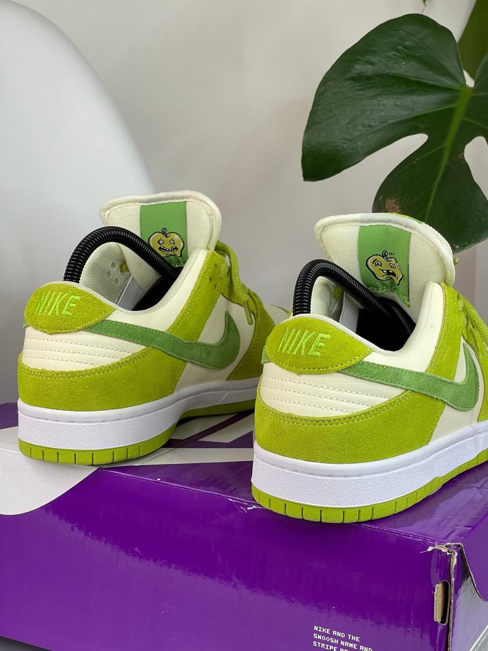 Nike SB Dunk Low "Green Apple" - Imagen 3