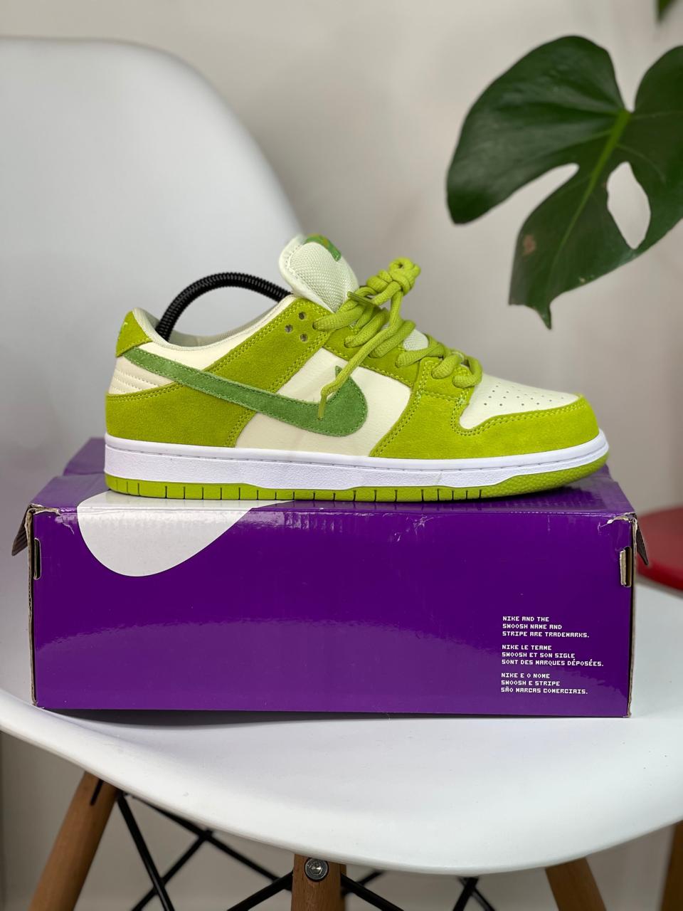 Nike SB Dunk Low "Green Apple" - Imagen 4